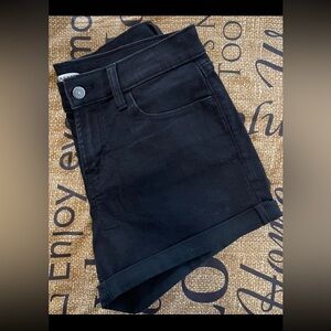 Old Navy Women’s Black Cuffed Shorts 6